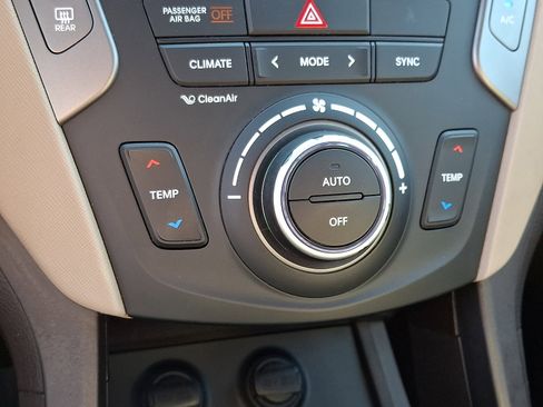 Used 2017 Hyundai Santa Fe Sport w/ 2.4L Tech Package 04 AWD/4WD image 16