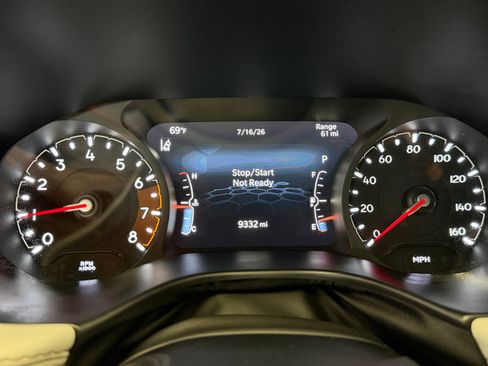 Used 2025 Jeep Compass Limited AWD/4WD image 17