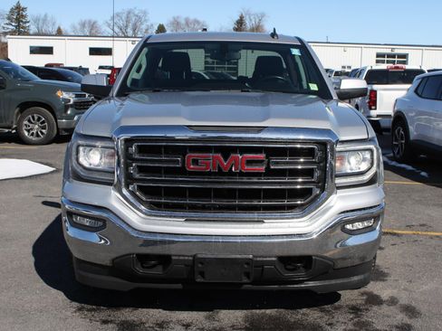 Used 2019 GMC Sierra 1500 SLE w/ SLE Value Package AWD/4WD image 2