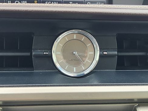 Used 2016 Lexus ES 350 w/ Luxury Package w/Wood Trim FWD image 17