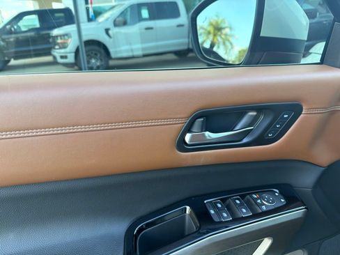 Used 2022 Nissan Pathfinder Platinum w/ Cargo Package FWD image 14