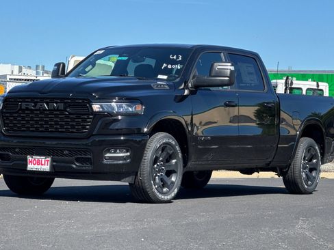 New 2026 RAM 1500 4x4 Crew Cab image 7