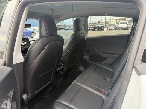 Used 2022 Tesla Model Y Performance image 38