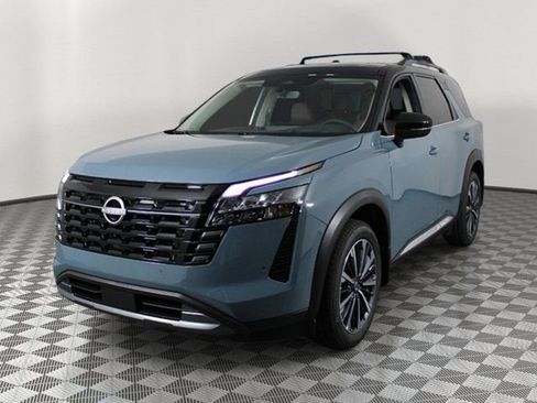 New 2026 Nissan Pathfinder Platinum FWD image 1