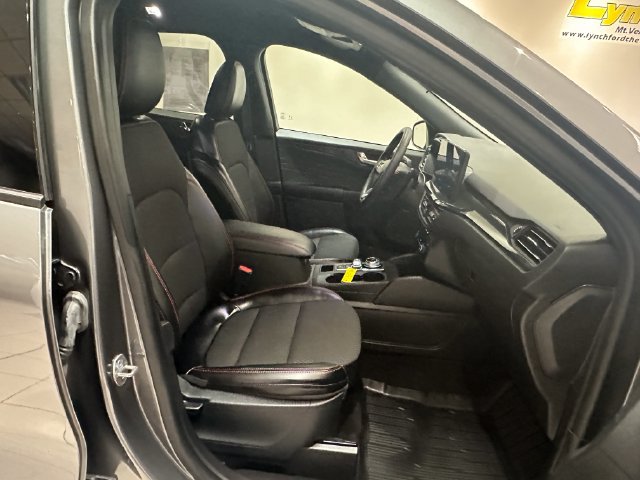 Certified 2024 Ford Escape ST-Line w/ Tech Pack #1 AWD/4WD image 7