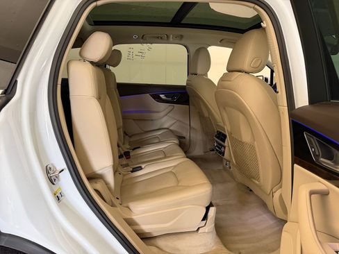 Used 2018 Audi Q7 3.0T Prestige w/ Prestige Package image 31