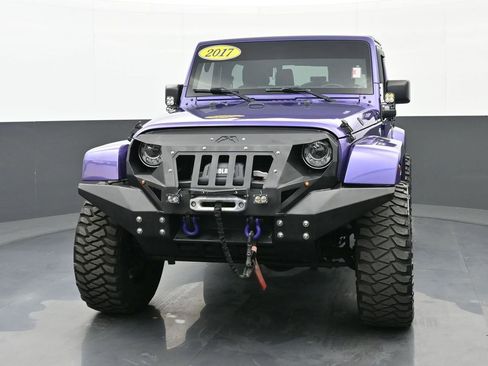 Used 2017 Jeep Wrangler Sahara image 7