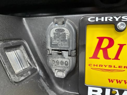 Used 2018 Ford F150 XL w/ Equipment Group 101A Mid RWD image 8