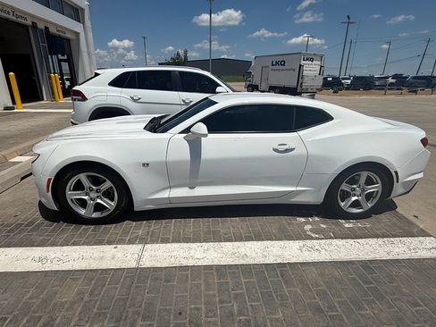 Used 2020 Chevrolet Camaro LT RWD image 2