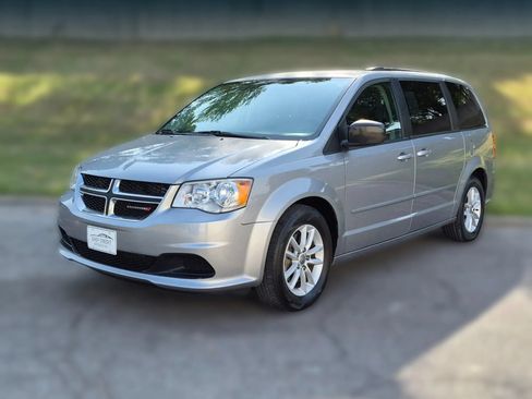 Used 2016 Dodge Grand Caravan SXT FWD image 7