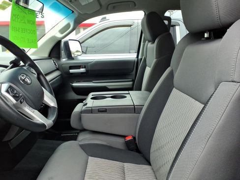Used 2017 Toyota Tundra SR5 image 7