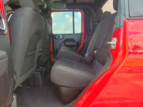 Used 2023 Jeep Gladiator Sport AWD/4WD image 10