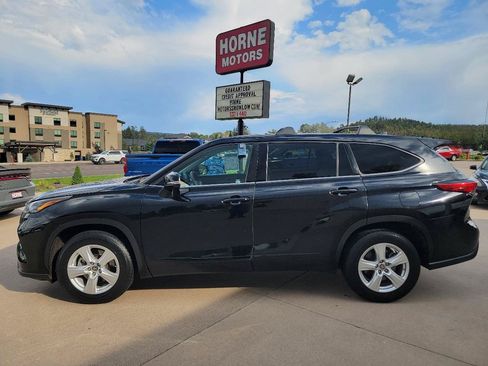 Used 2022 Toyota Highlander L FWD image 9