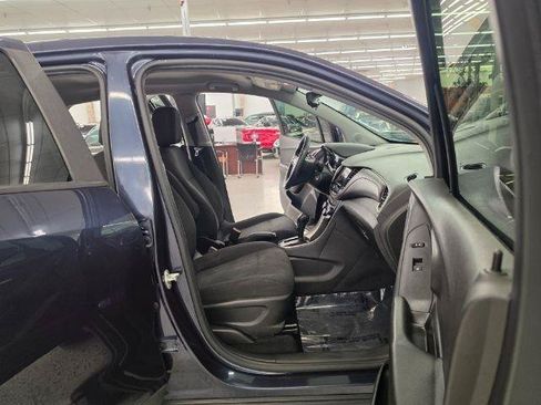 Used 2019 Chevrolet Trax LS FWD image 29