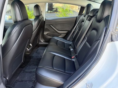 Used 2018 Tesla Model 3 Long Range RWD image 16