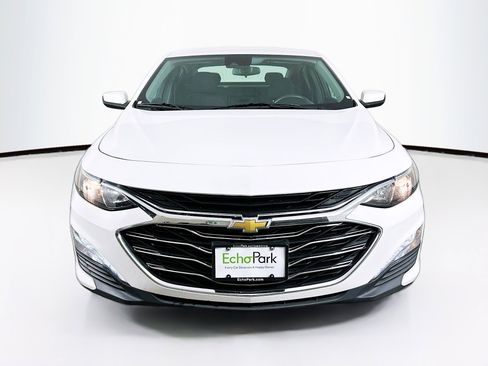 Used 2023 Chevrolet Malibu LT image 2