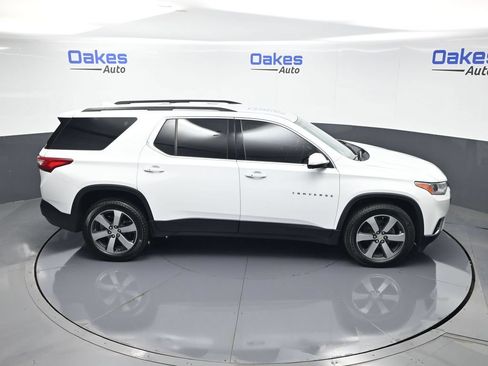 Used 2020 Chevrolet Traverse LT w/ LT Premium Package FWD image 55