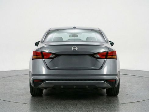 Used 2025 Nissan Altima 2.5 SV image 7