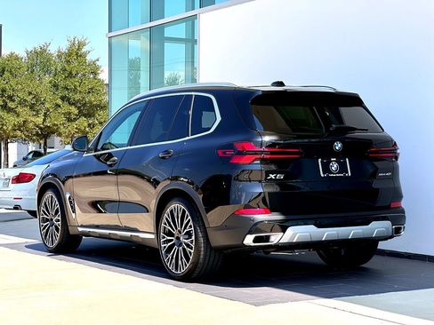 New 2026 BMW X5 xDrive40i w/ Climate Comfort Package image 5