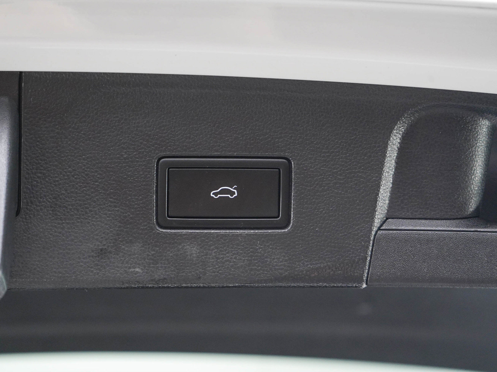 Used 2025 Volkswagen Atlas SEL Premium R-Line AWD/4WD image 17