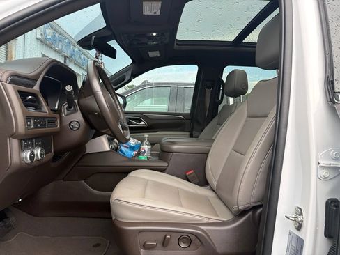 Used 2022 GMC Yukon XL SLT w/ SLT Premium Package AWD/4WD image 2