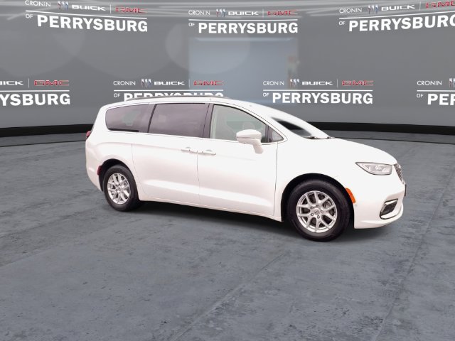 Used 2022 Chrysler Pacifica Touring-L w/ Uconnect Theater Family Group FWD image 2