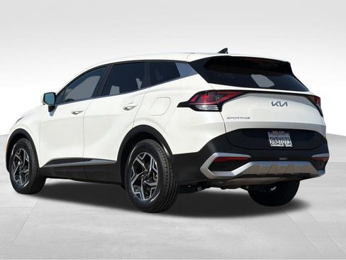 Used 2024 Kia Sportage LX image 3