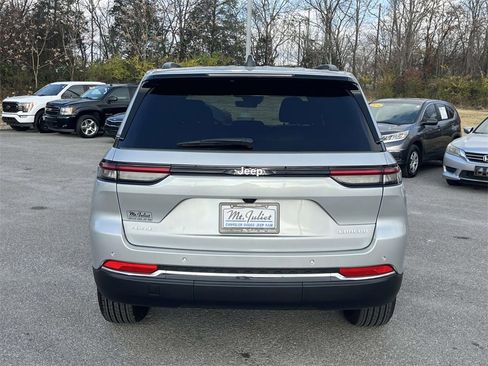 New 2025 Jeep Grand Cherokee Laredo w/ Luxury Tech Group I image 8