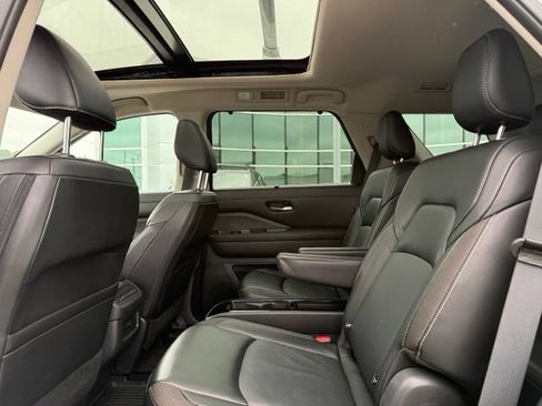Used 2023 Nissan Pathfinder SL w/ SL Premium Package AWD/4WD image 21
