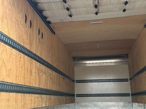 Used 2022 Ford F650 2WD Regular Cab Super Duty image 29