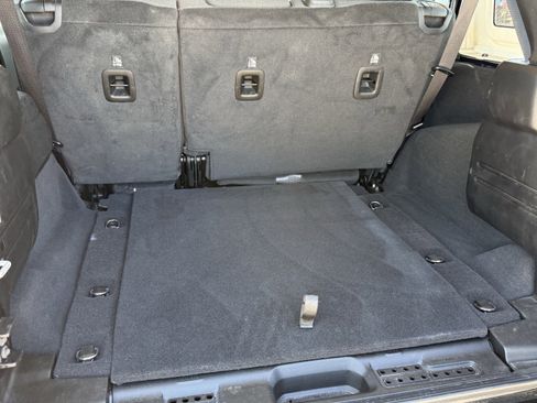 Used 2025 Jeep Wrangler Unlimited Sahara image 31