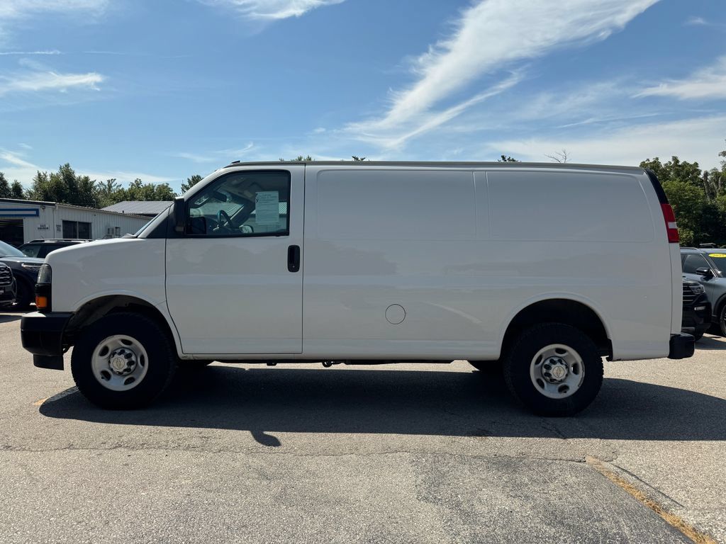 Used 2024 Chevrolet Express 2500 w/ Driver Convenience Package RWD image 9