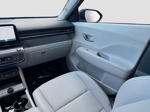 Used 2024 Hyundai Kona Limited image 23