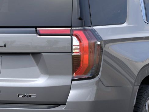 New 2026 GMC Yukon Denali Ultimate AWD/4WD image 11