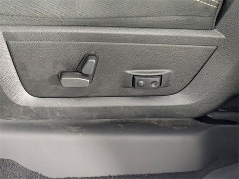 Used 2022 RAM 2500 Big Horn w/ Level C Equiment Group image 12