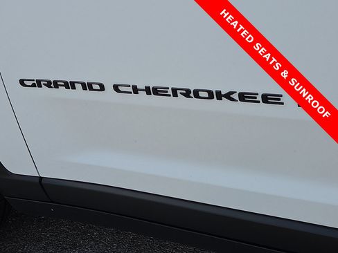 Used 2024 Jeep Grand Cherokee L Altitude AWD/4WD image 8
