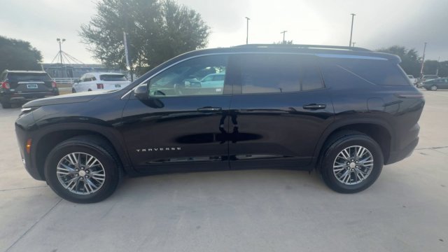 Certified 2026 Chevrolet Traverse LT w/ Driver Confidence Package FWD image 5