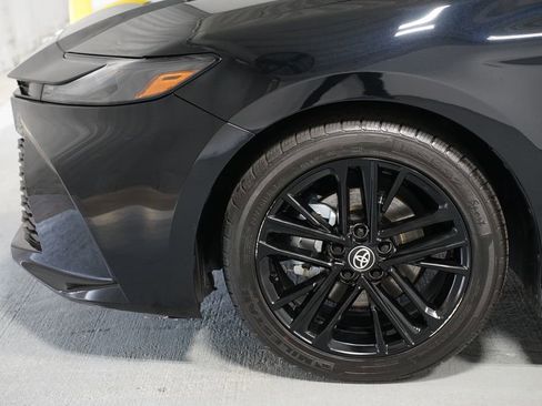 Certified 2025 Toyota Camry LE image 5