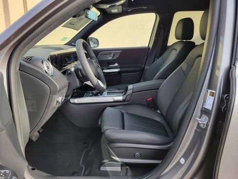 Used 2025 Mercedes-Benz EQB 350 4MATIC SUV image 21