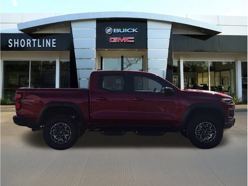 Used 2025 Chevrolet Colorado ZR2 w/ Technology Package AWD/4WD image 2