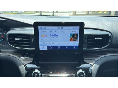 Used 2023 Ford Explorer Limited AWD/4WD image 24