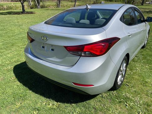 Used 2015 Hyundai Elantra SE w/ Option Group 02 FWD image 20