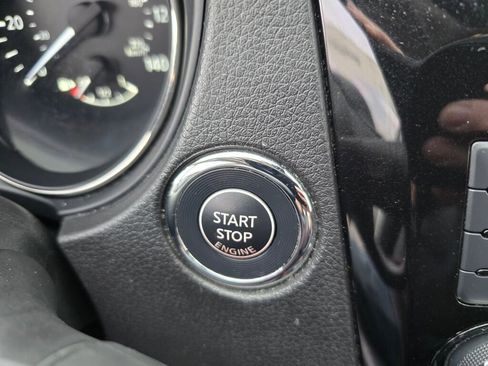 Used 2018 Nissan Rogue SL w/ Premium Package image 24