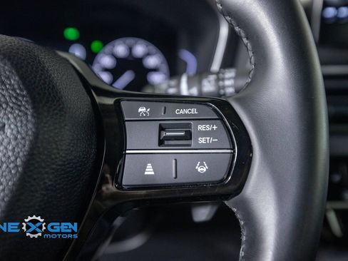 Used 2025 Honda Pilot Touring image 15