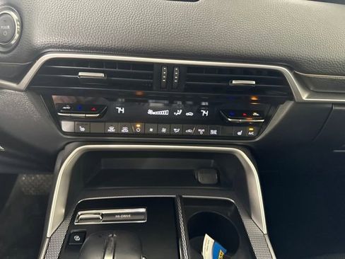 Used 2024 MAZDA CX-90 Plug-In Hybrid w/ Premium Pkg image 23