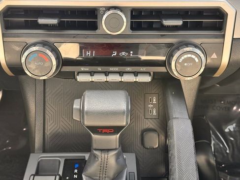 Used 2024 Toyota Tacoma TRD Sport image 24