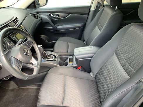 Used 2018 Nissan Rogue SV AWD/4WD image 9