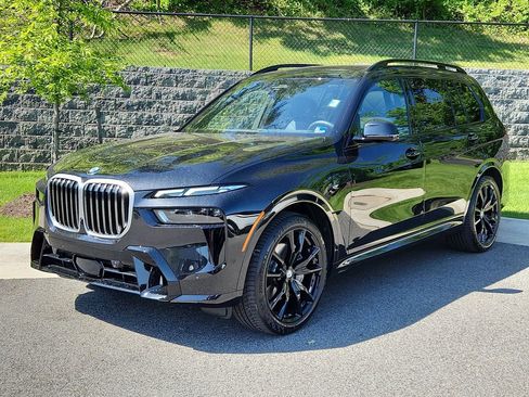 Used 2025 BMW X7 xDrive40i w/ M Sport Package AWD/4WD image 1