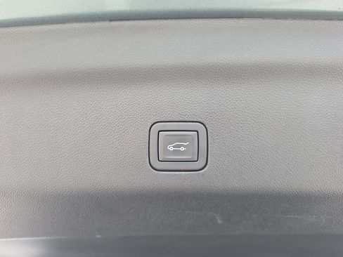 Used 2024 Chevrolet Suburban RST w/ Luxury Package RWD image 34