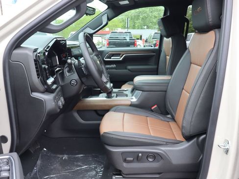 New 2026 Chevrolet Silverado 1500 High Country w/ Technology Package AWD/4WD image 5